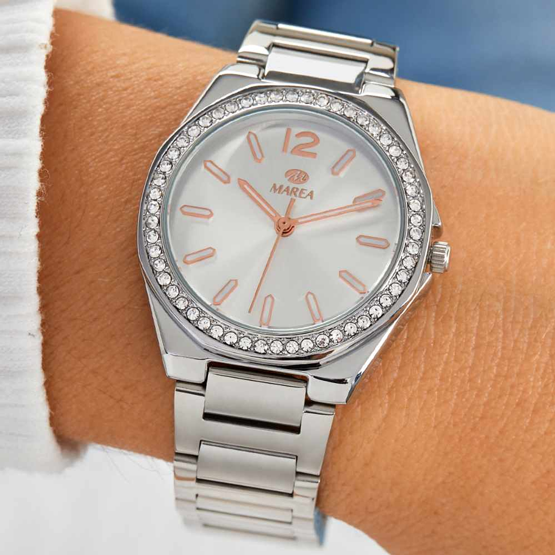 Reloj plateado para mujer  2
