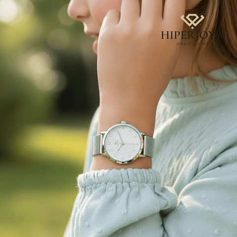 Reloj para niña más bolsito de mano 