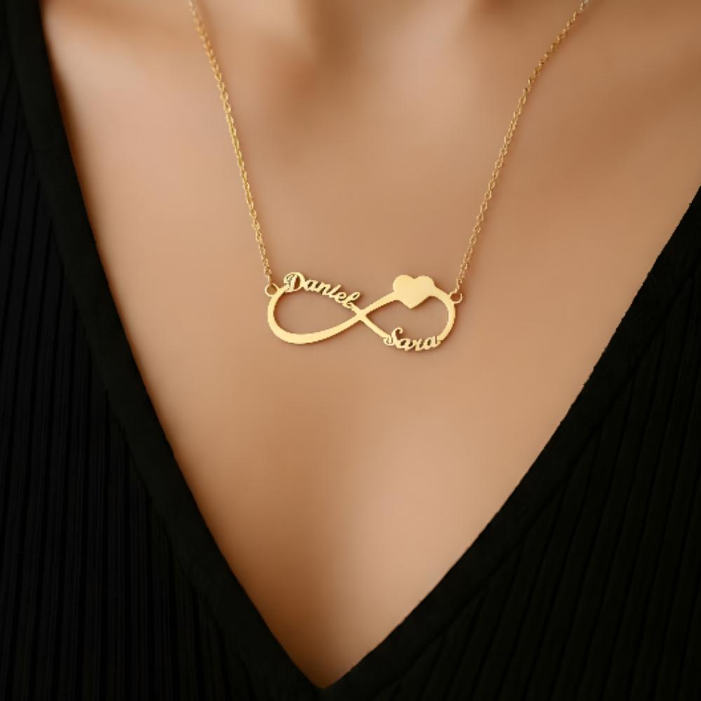 Gargantilla personalizada de infinito con nombres plata en baño de oro  2