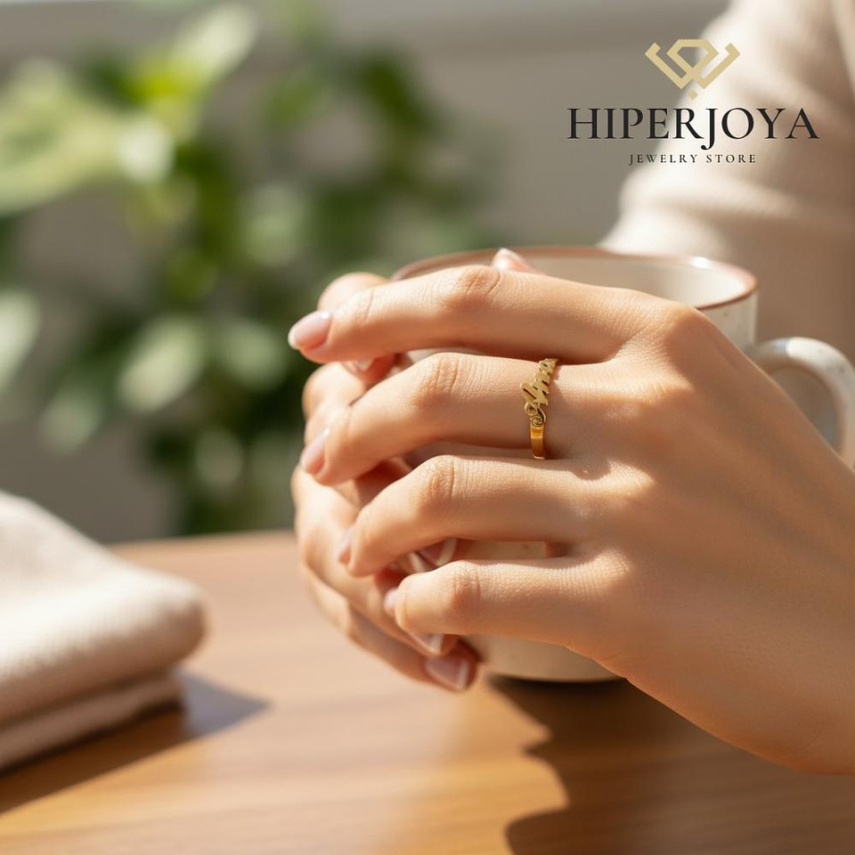 Anillo personalizado nombre plata con baño de oro  2