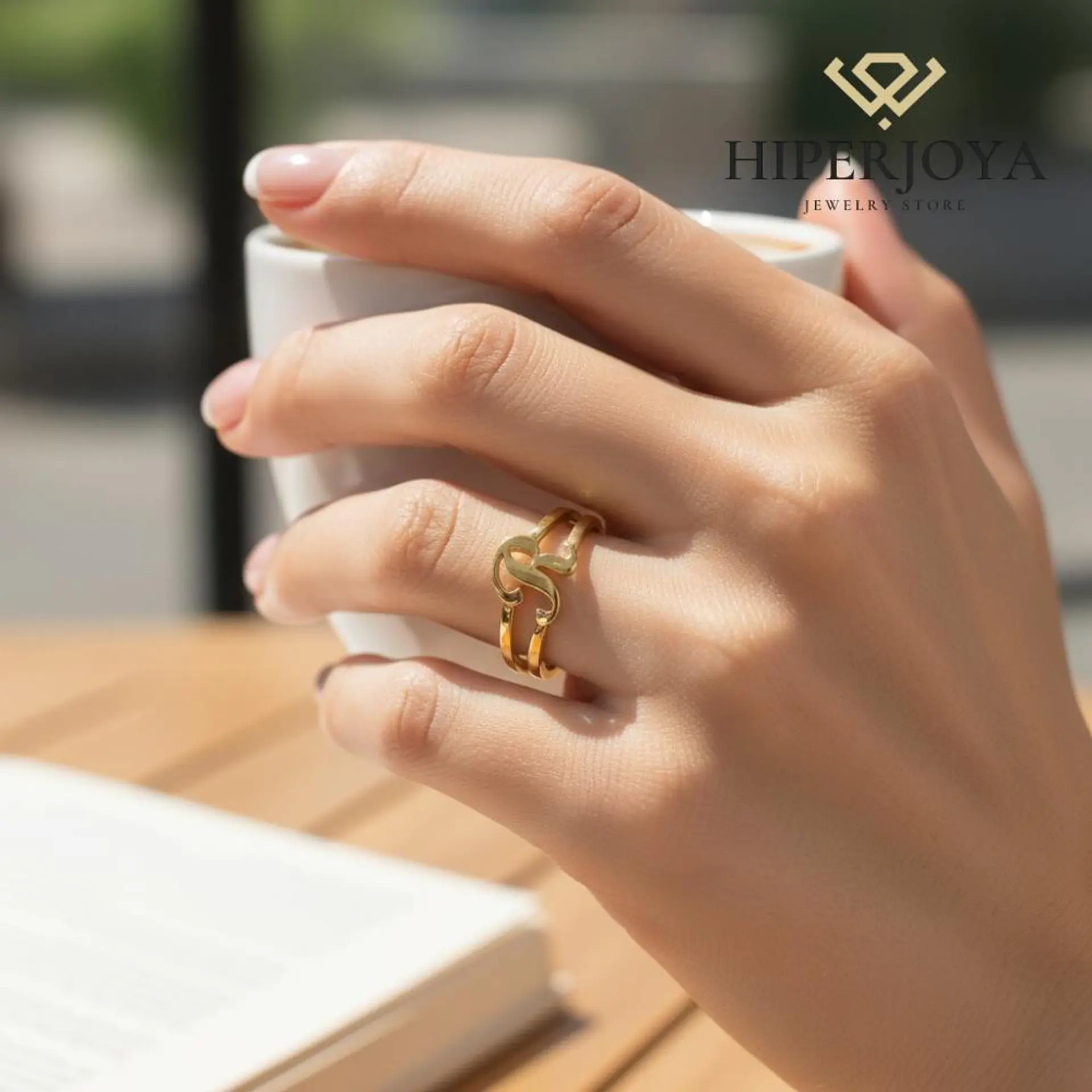 Anillo personalizado plata con baño de oro  2