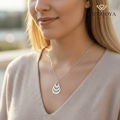 Colgante personalizado de tres nombres plata