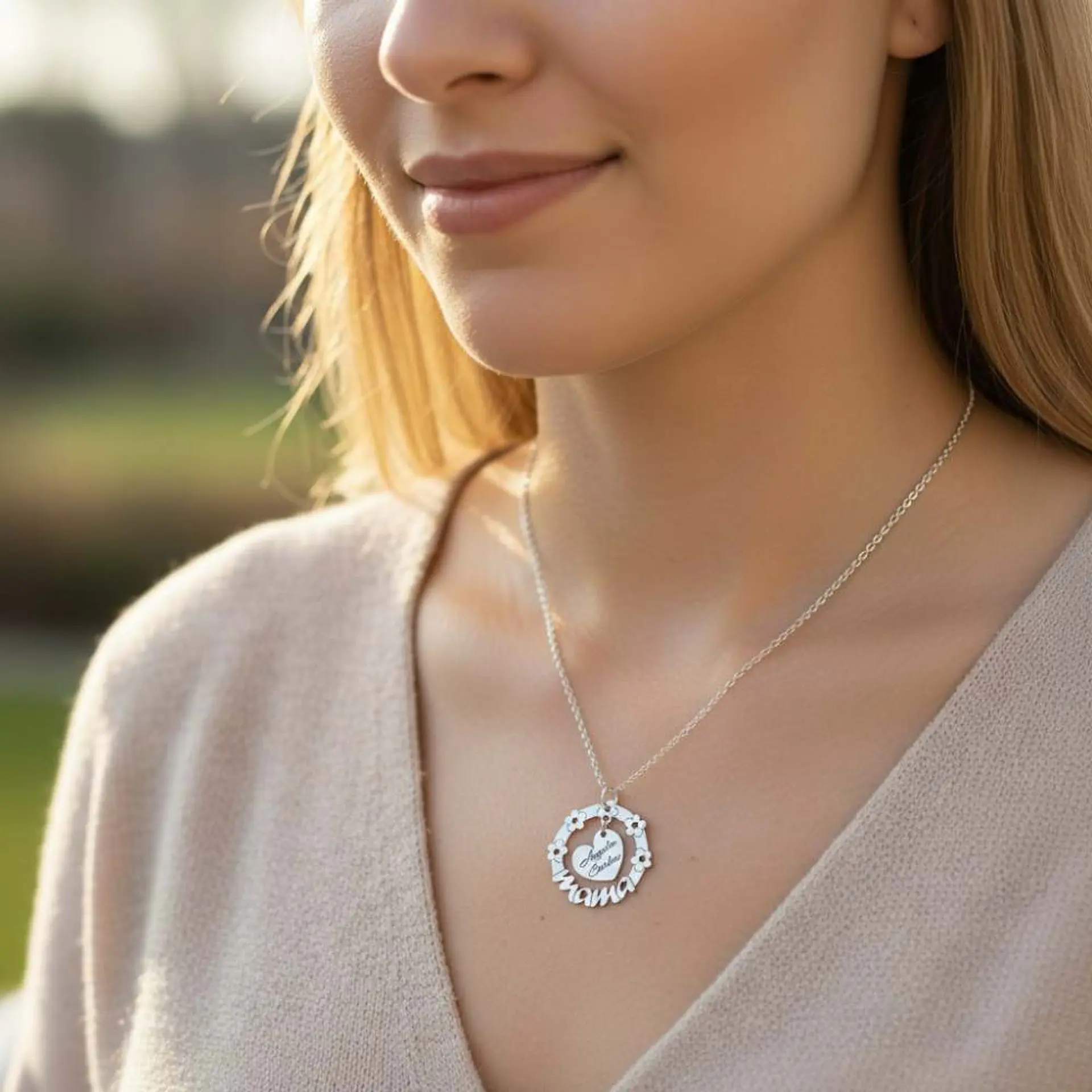 Colgante personalizado nombres y flores plata 4