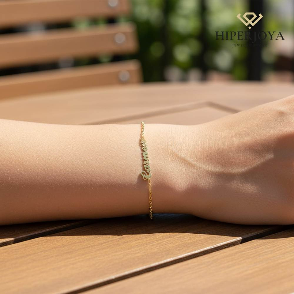 Pulsera personalizada nombre plata con baño de oro  2