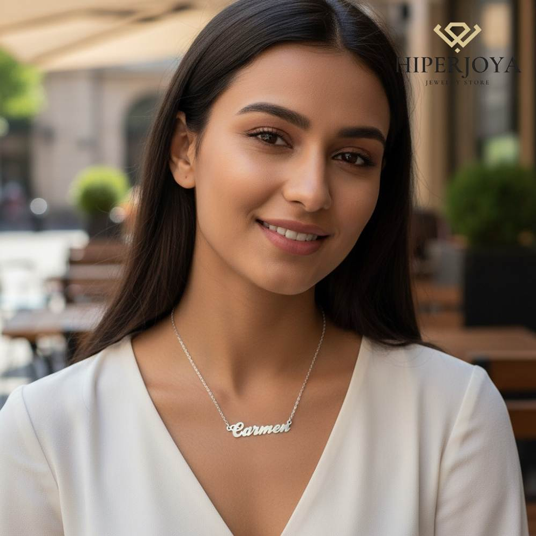 Gargantilla personalizada con nombre horizontal plata 3