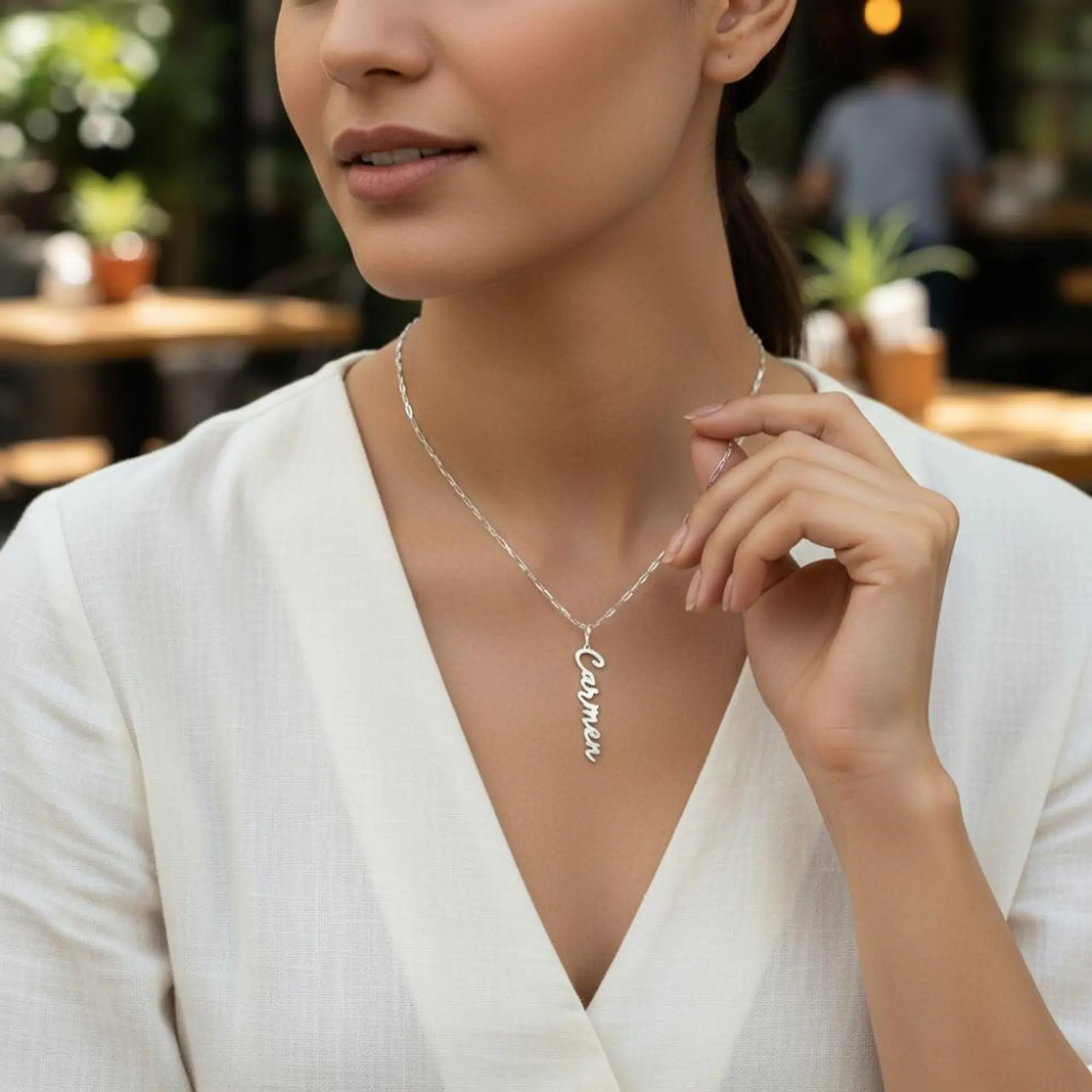Gargantilla personalizada con nombre vertical plata 4