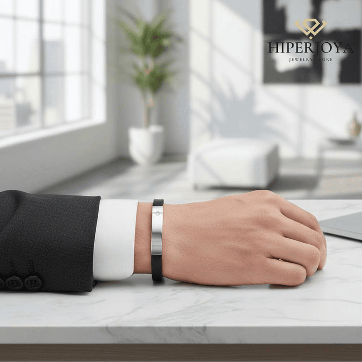 Pulsera para caballero de cuero negro y placa en acero  2