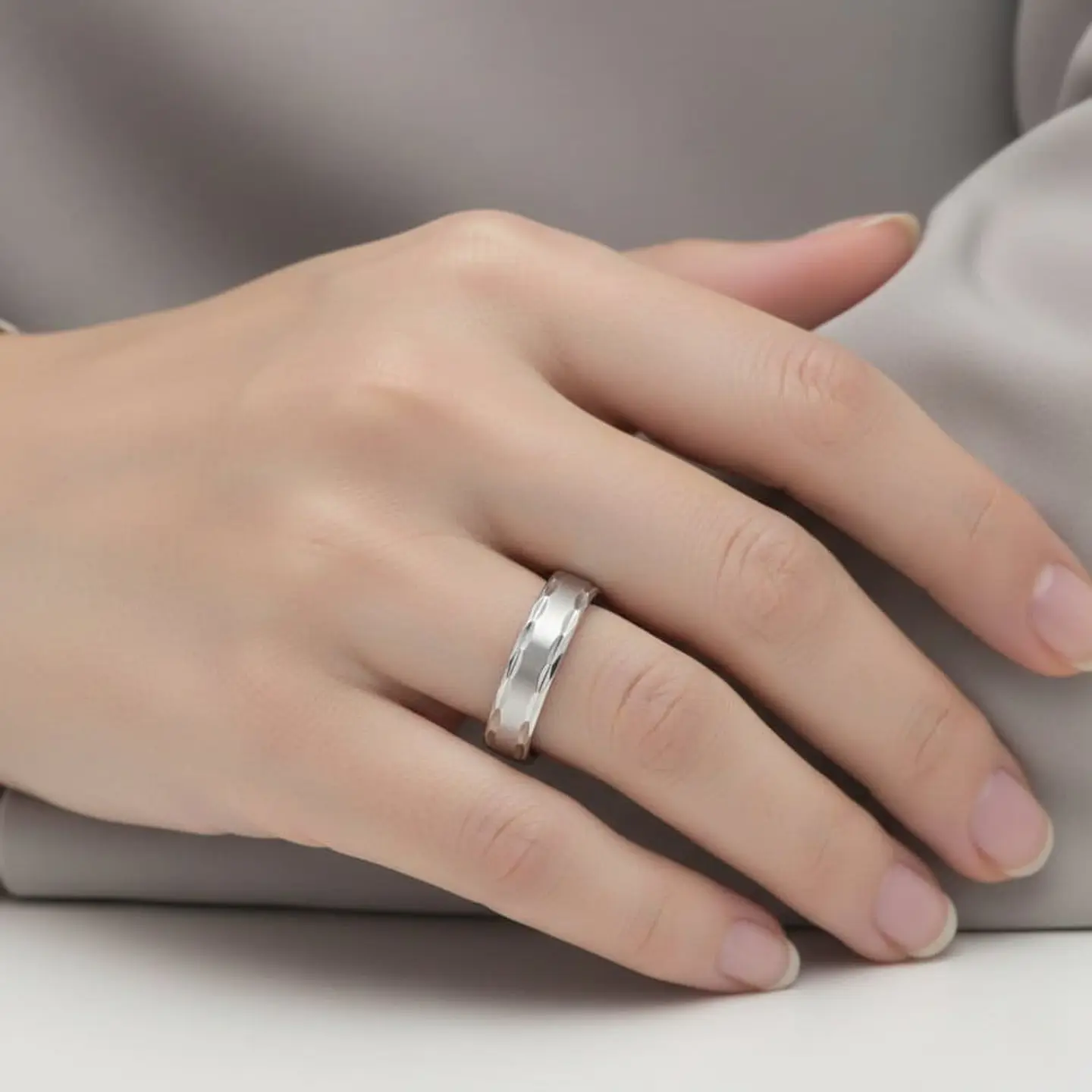 Alianza de plata tallada 2