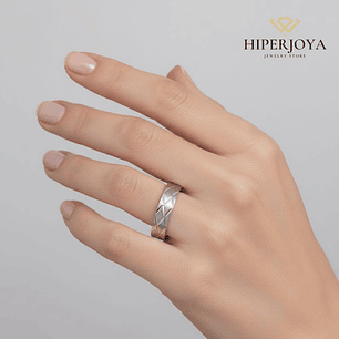 Alianza tallada de plata 