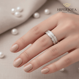 Alianza de plata tallada