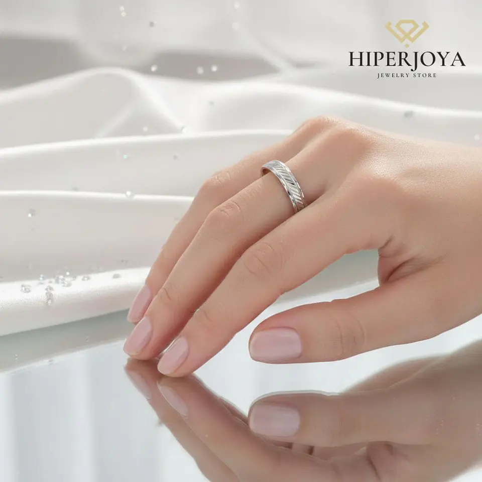 Alianza plateada y tallada 2