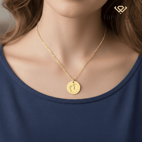 Gargantilla personalizada pies de bebé y nombre 