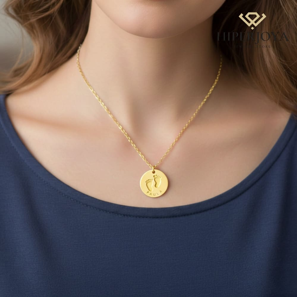 Gargantilla personalizada pies de bebé y nombre  2