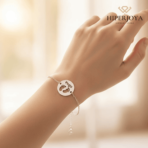 Pulsera personalizada pies de bebé y nombre plata