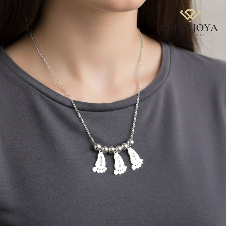 Gargantillas pies de bebés nombres plata  1