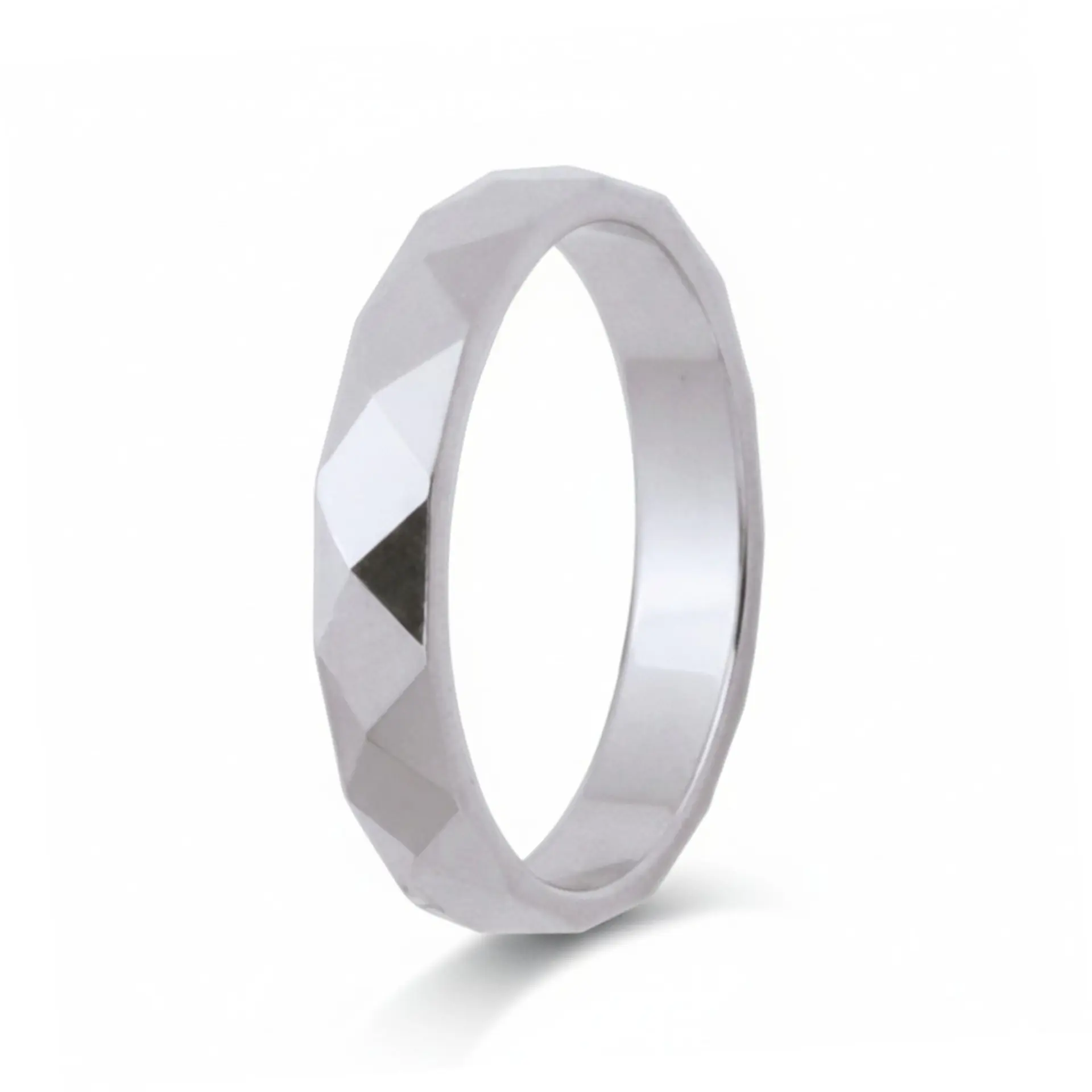 Alianza tallada de oro blanco 18k  1