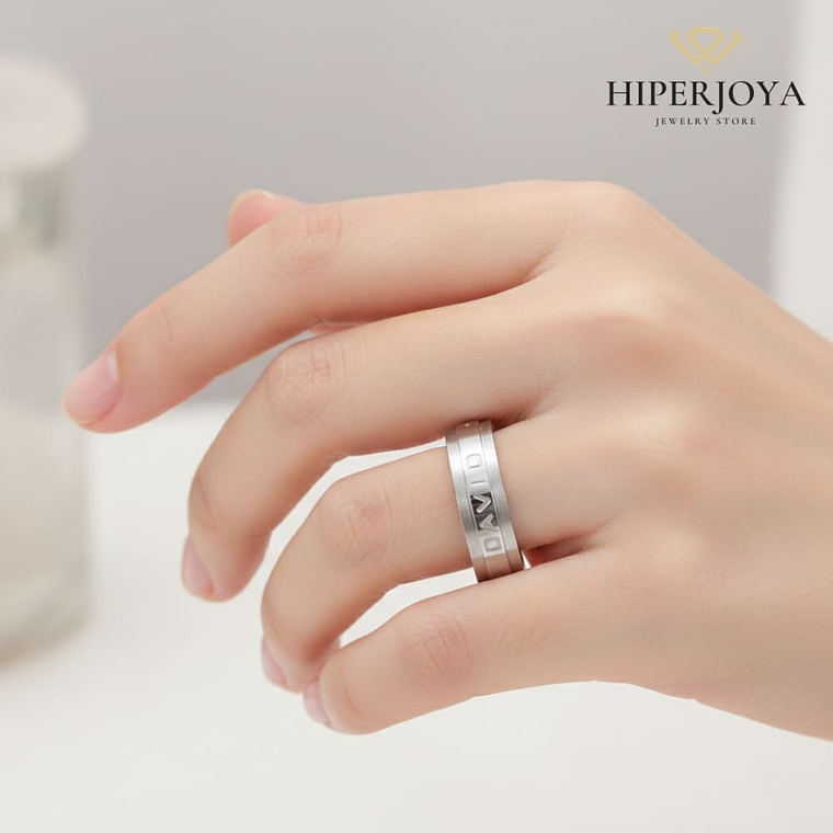 Alianza de oro 18k con nombre  5