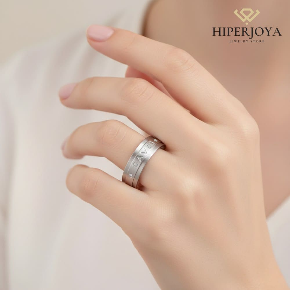 Alianza de oro 18k con nombre  7