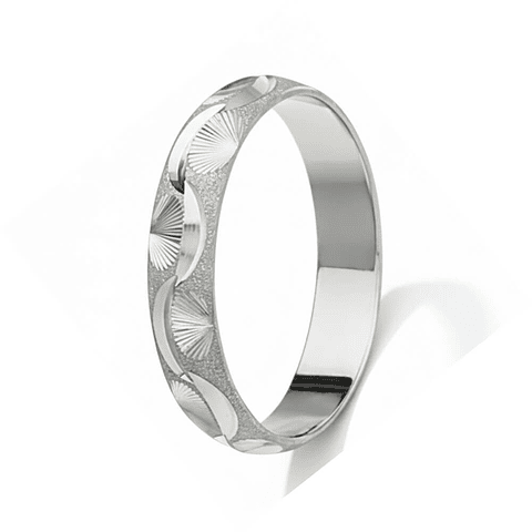 Alianza en plata de ley 925 con detalle de concha