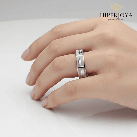 Alianza de plata con detalles