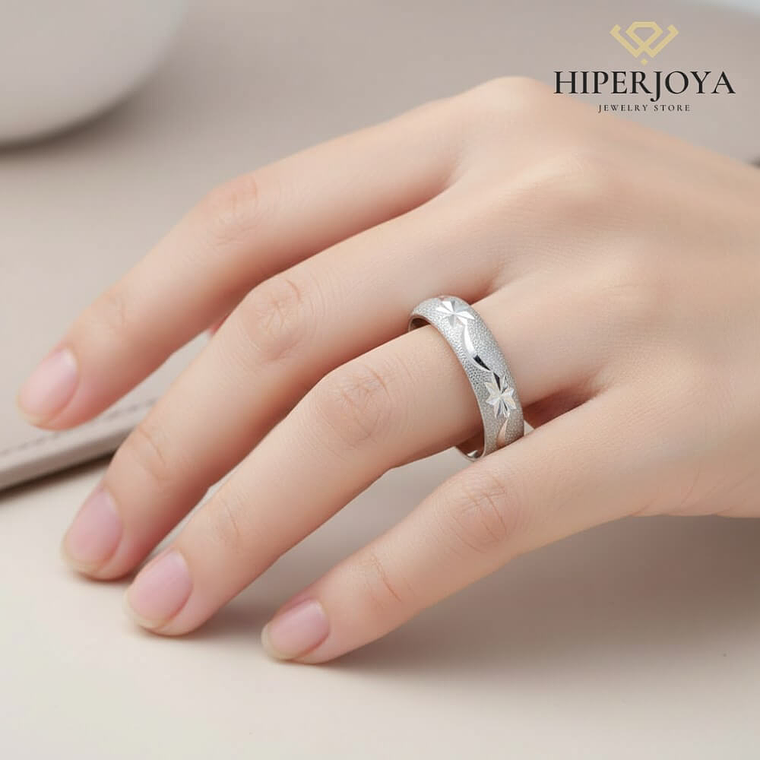 Alianza de plata con tallado de estrella 2