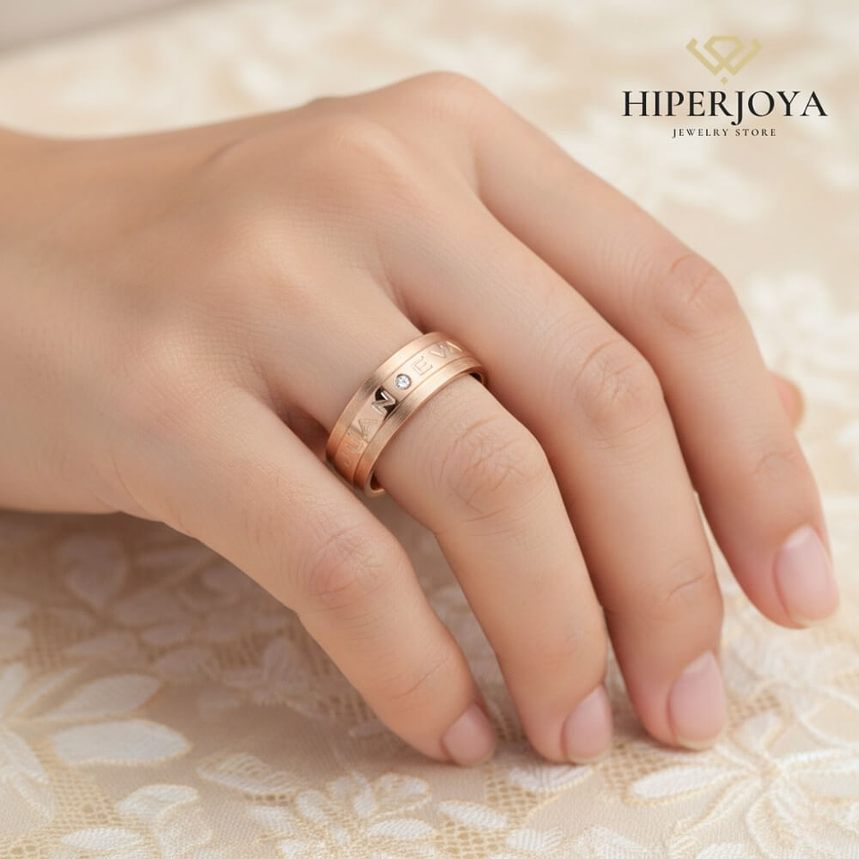 Alianza de oro 18k bicolor con nombre 28