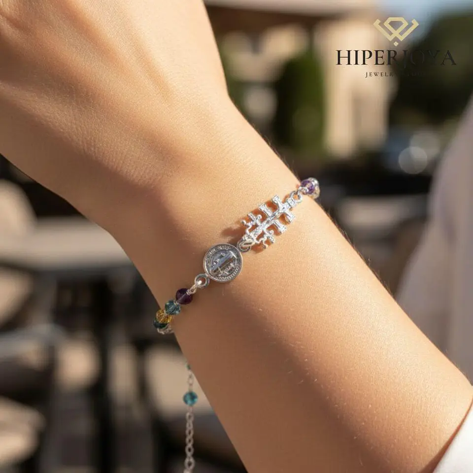 Pulsera Cruz de caravaca y San Benito  2