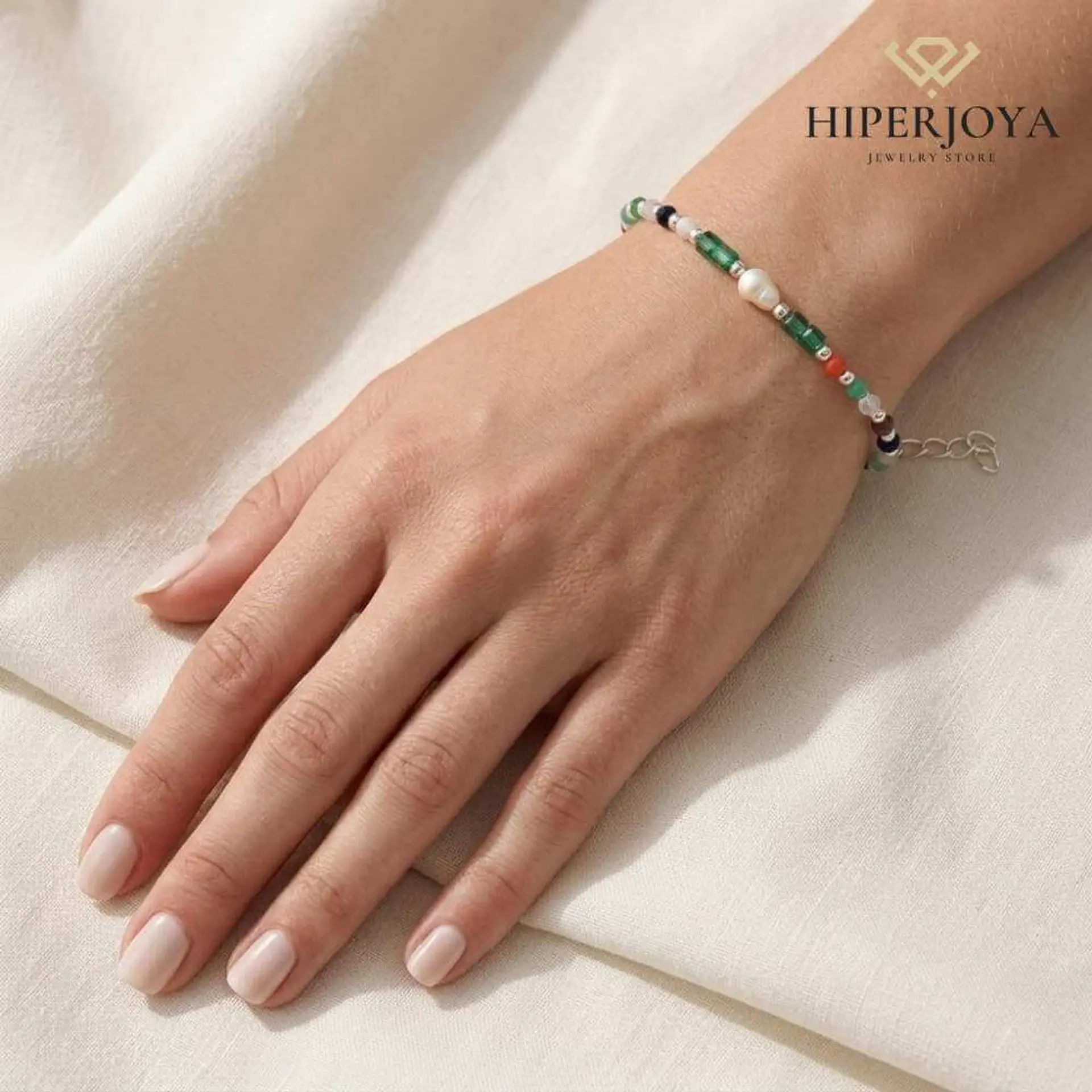 Pulsera con piedras de colores combinadas 2