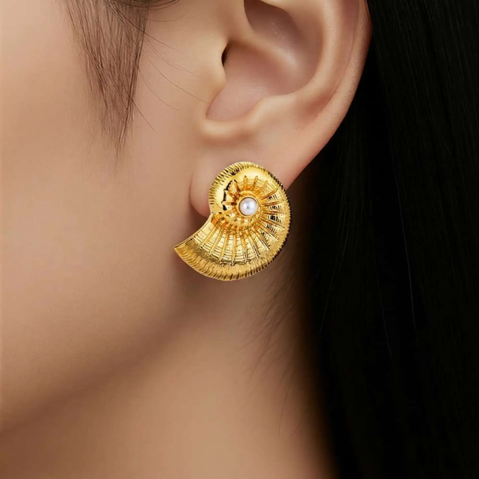 Pendientes de caracola con perla sintética 2