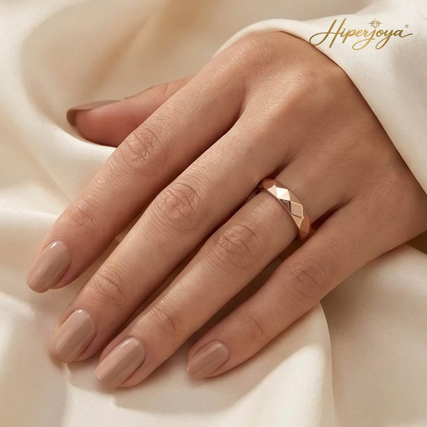 Alianza tallada de oro rosa 18k 2