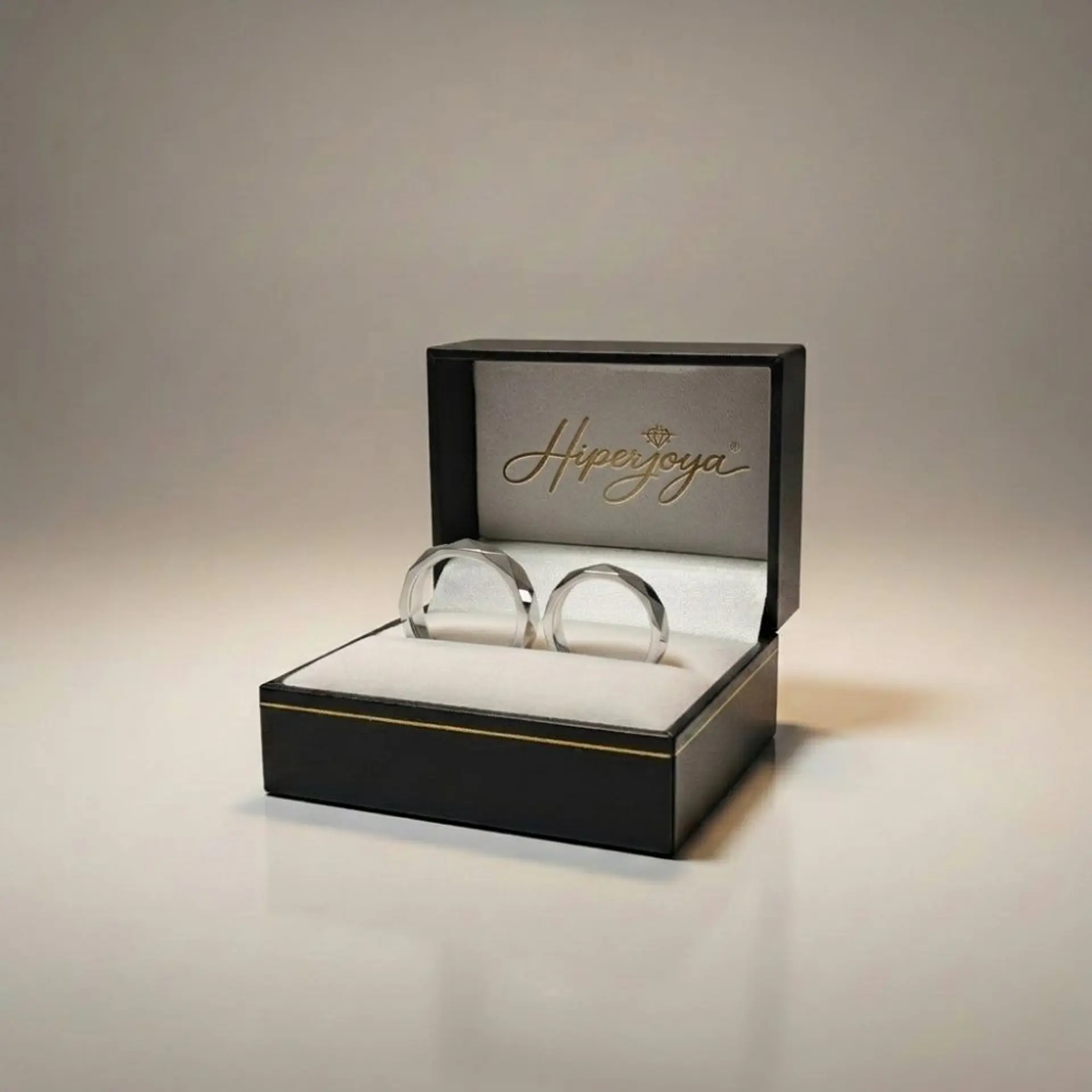 Alianza tallada de oro blanco 18k  5