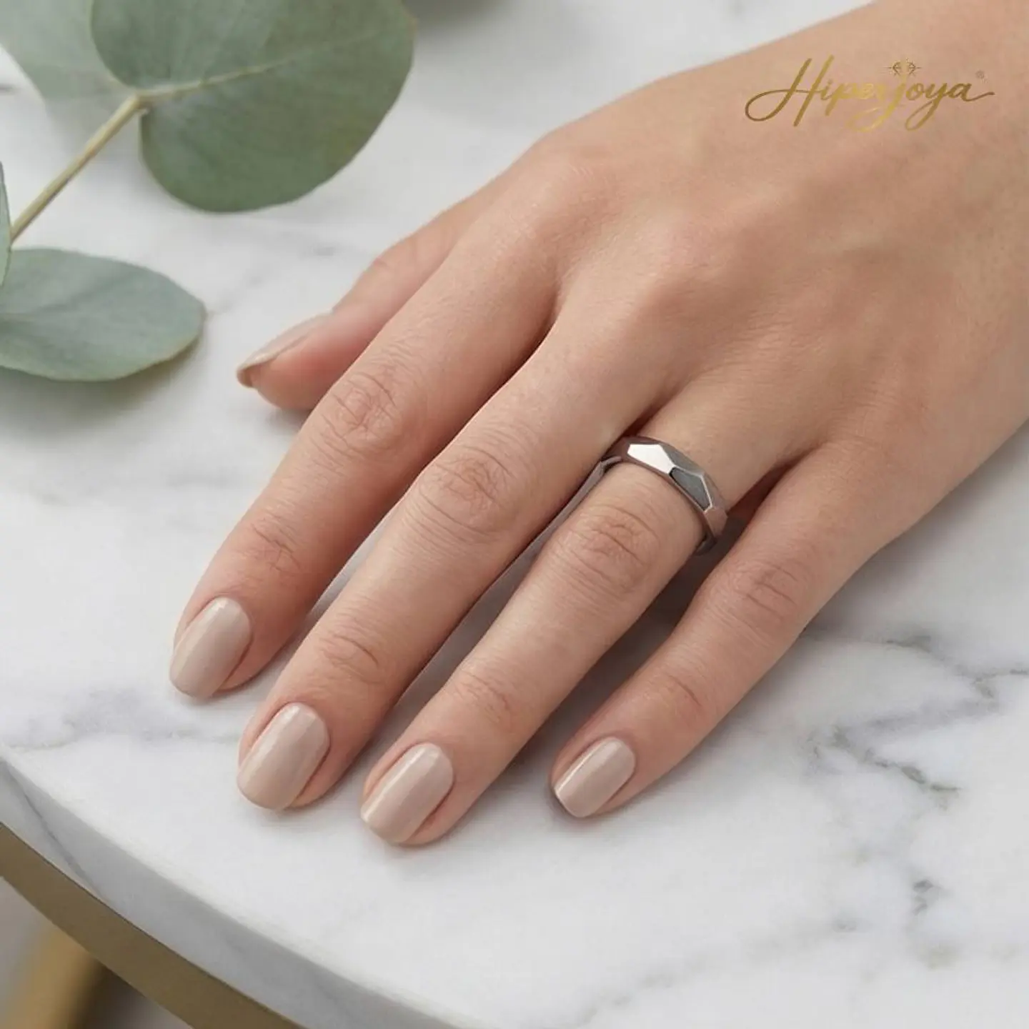 Alianza oro blanco 18k tallada 2