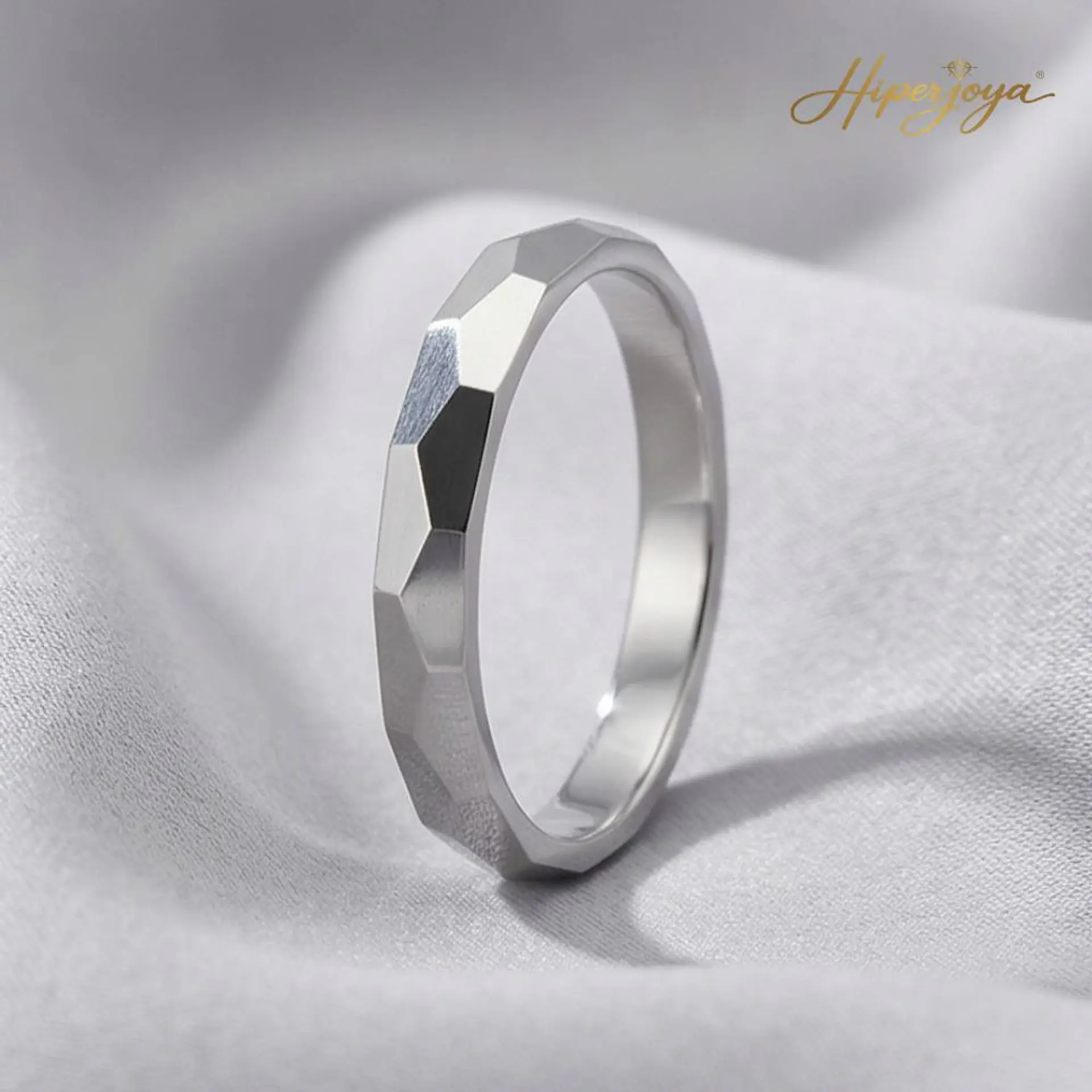 Alianza oro blanco 18k tallada 4