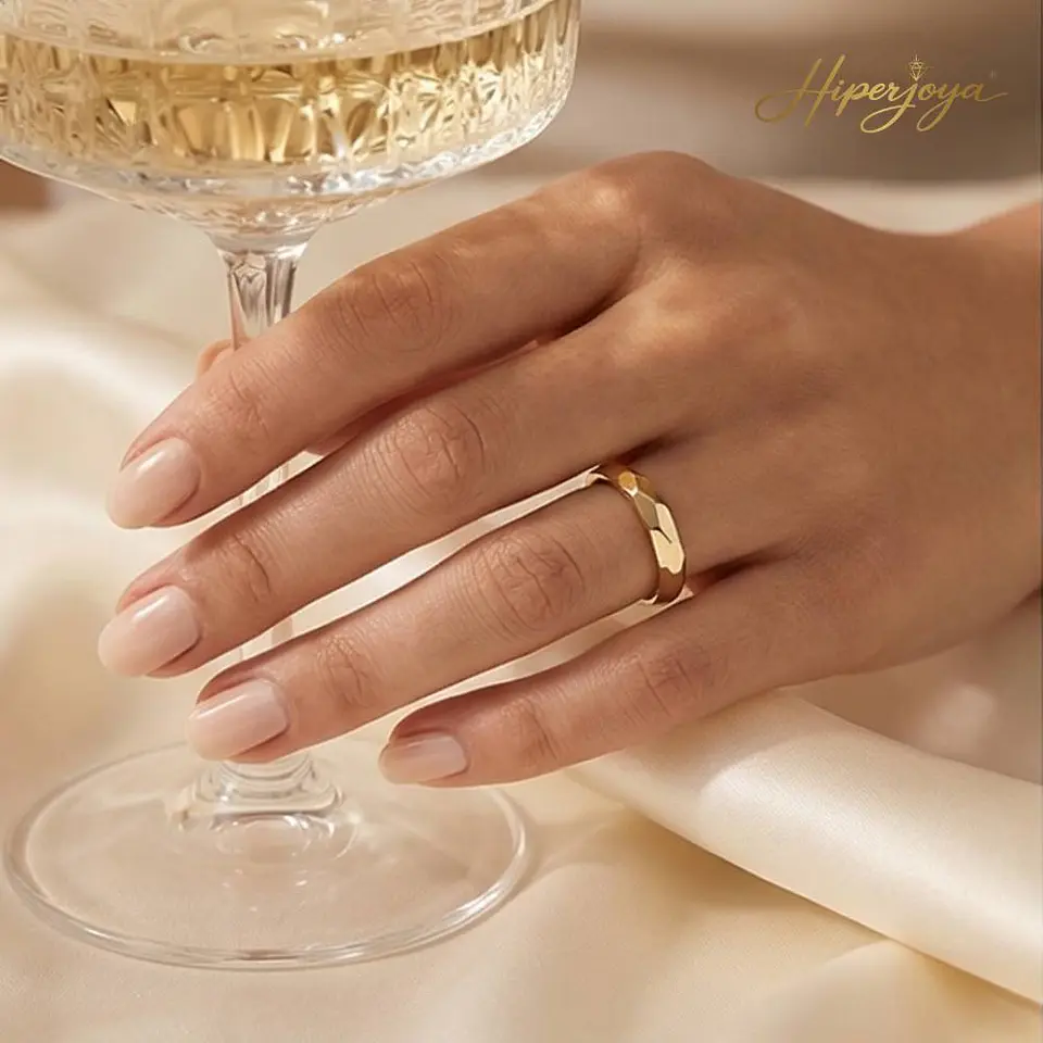 Alianza de oro 18k tallada 2