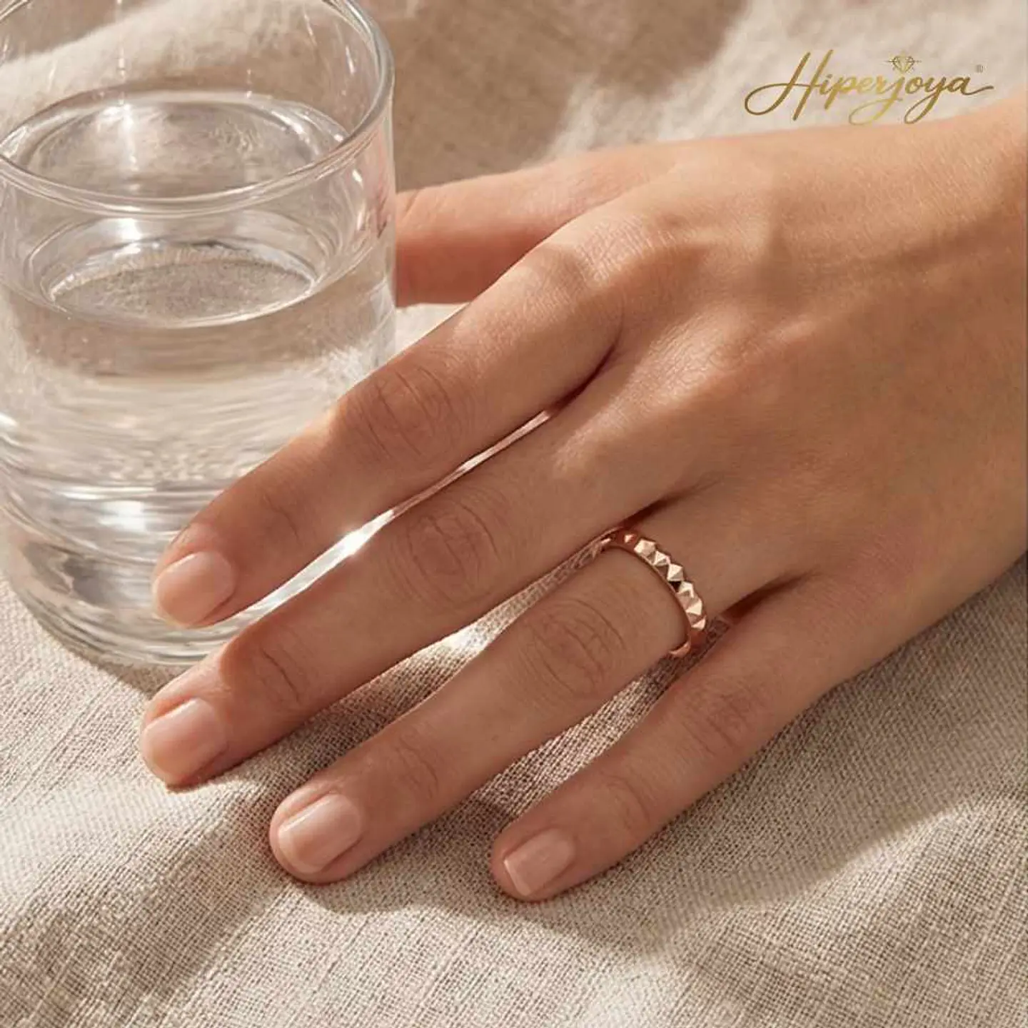 Alianza de oro rosa 18k cubic 2