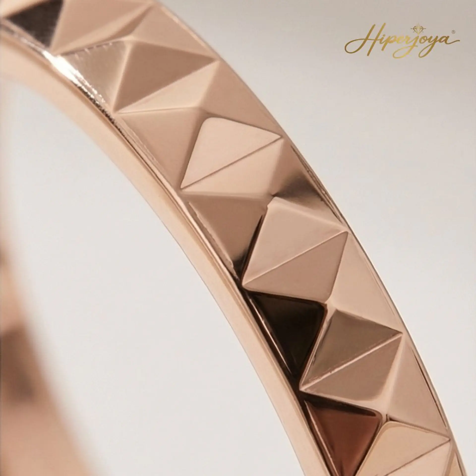 Alianza de oro rosa 18k cubic 3