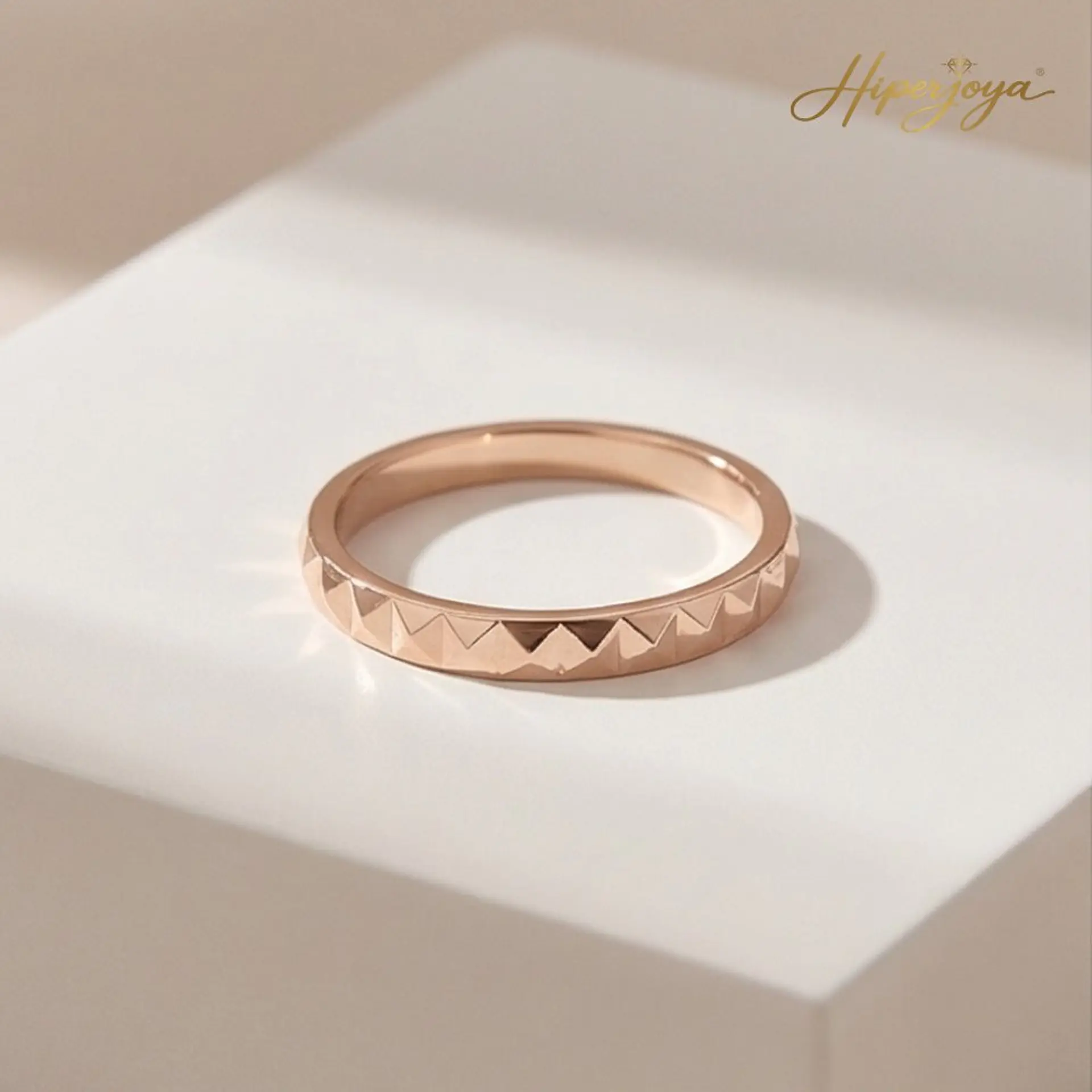 Alianza de oro rosa 18k cubic 4