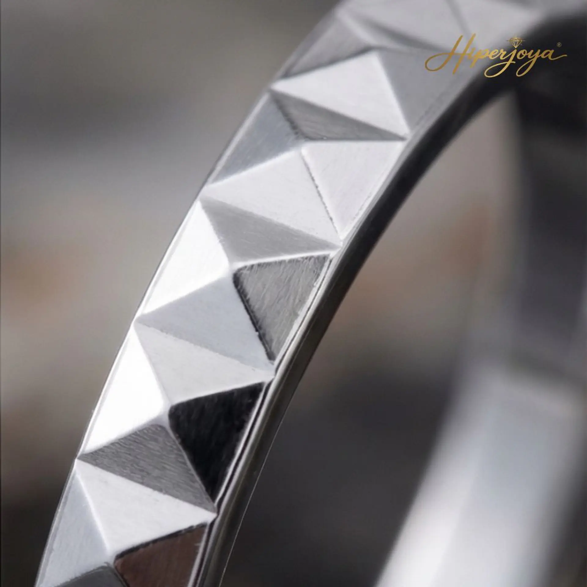 Alianza de oro blanco 18k cubic 3