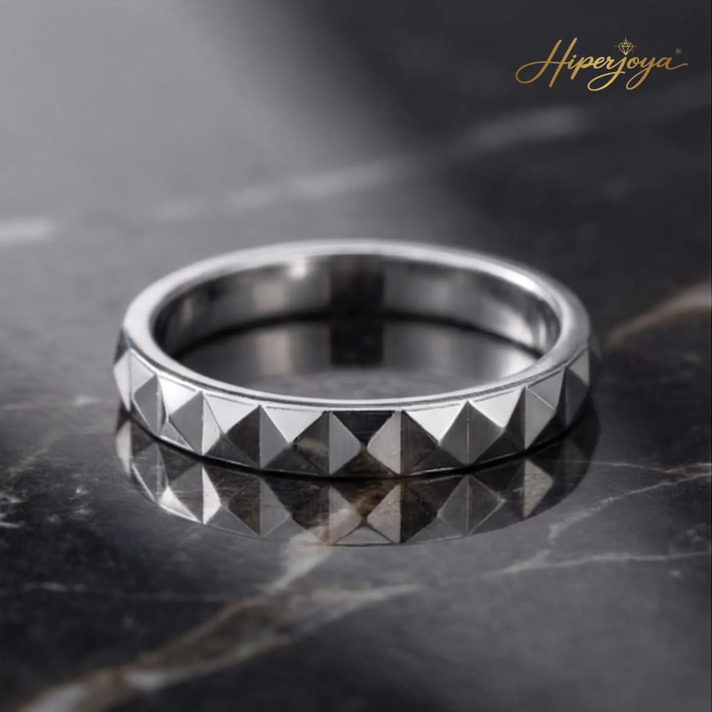 Alianza de oro blanco 18k cubic 4