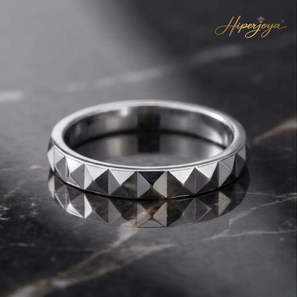 Alianza de oro blanco 18k cubic 4