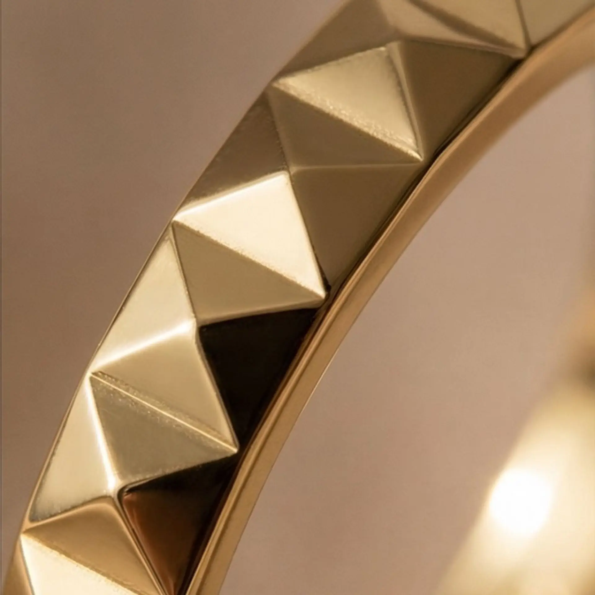 Alianza de oro 18k cubic  3