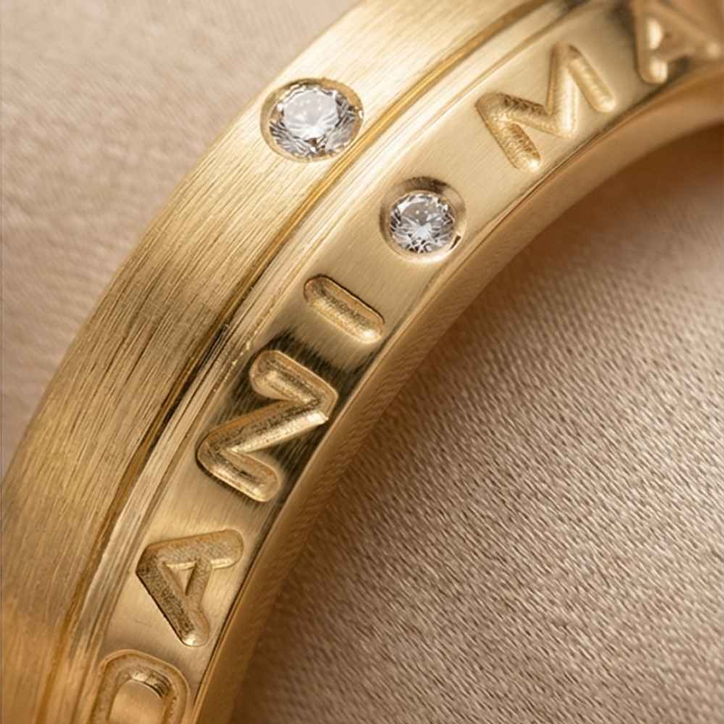 Alianza de oro 18k personalizada 28