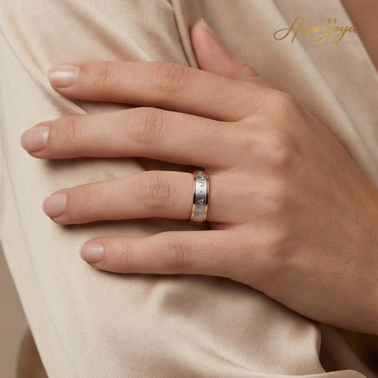 Alianza de oro bicolor con nombres  2