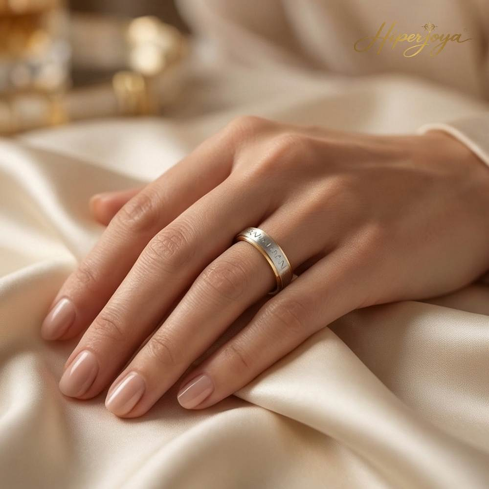 Alianza de oro bicolor con nombres  8