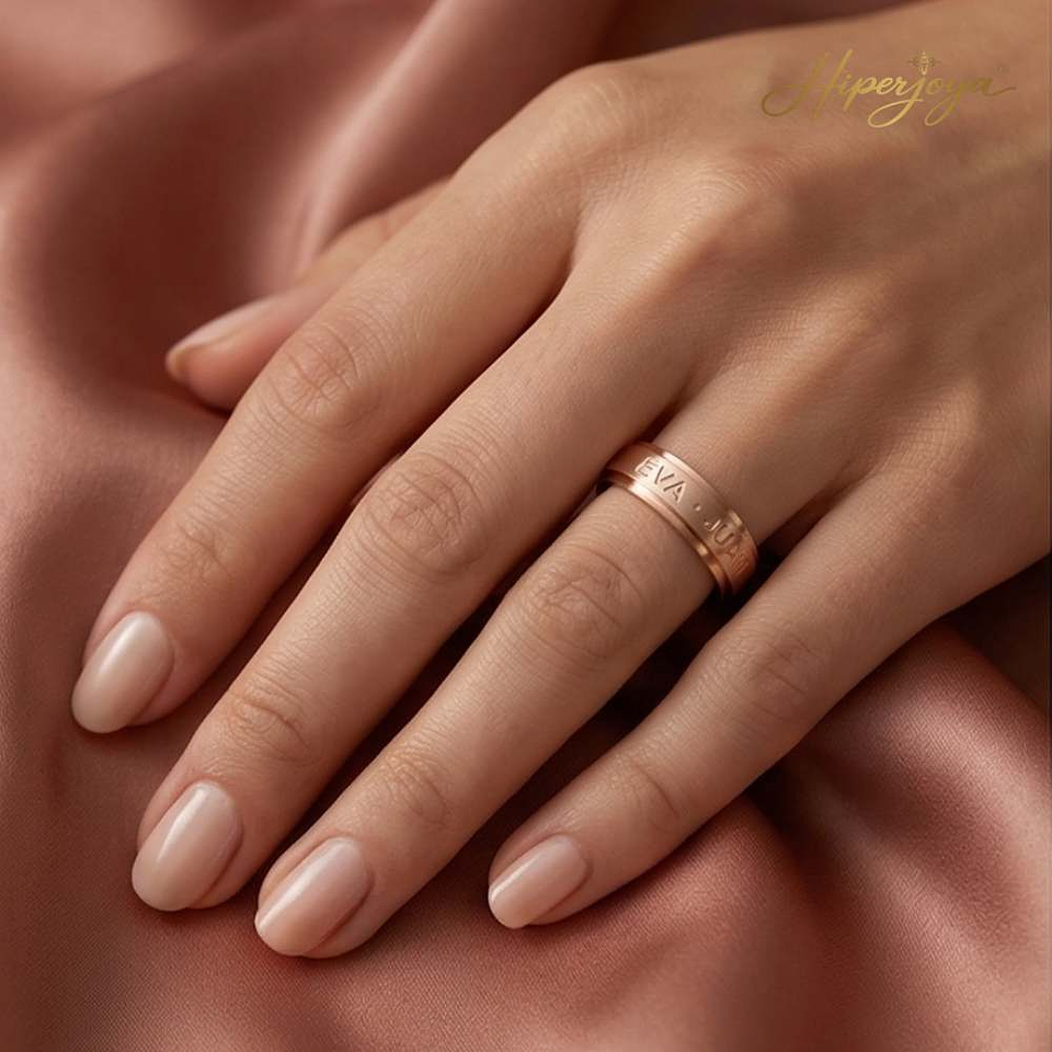 Alianza de oro bicolor con nombres  26