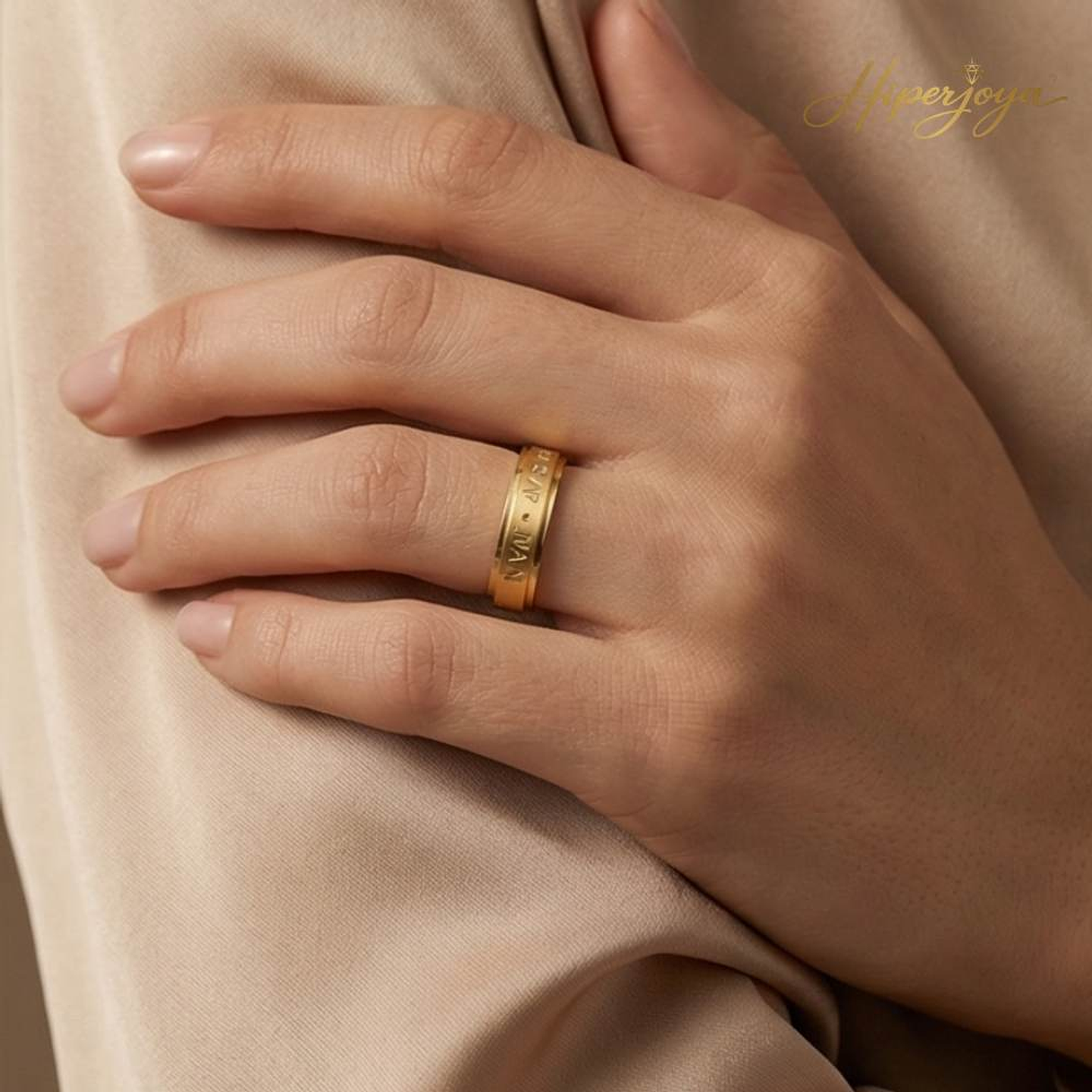 Alianza de oro bicolor con nombres  32