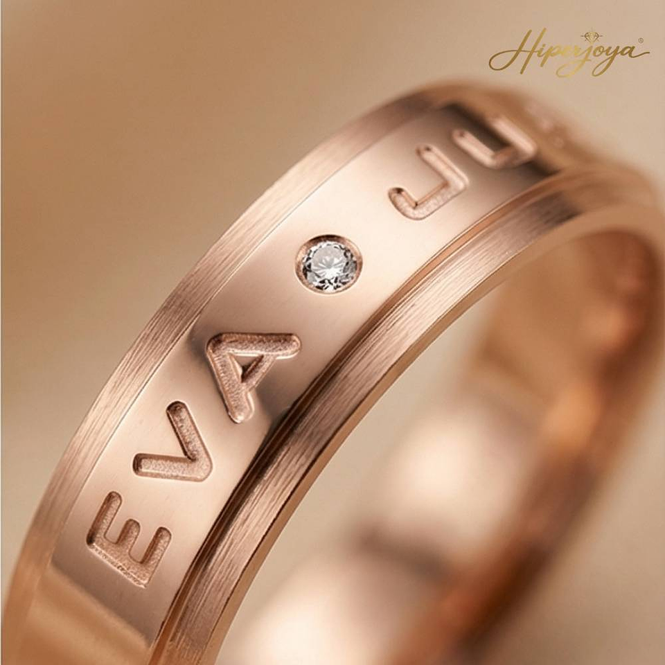 Alianza de oro bicolor con nombres  36