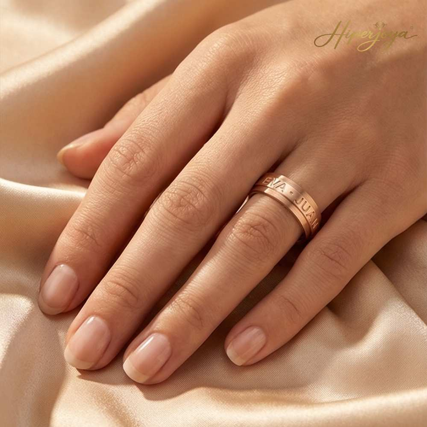 Alianza de oro rosa 18k con nombres 2