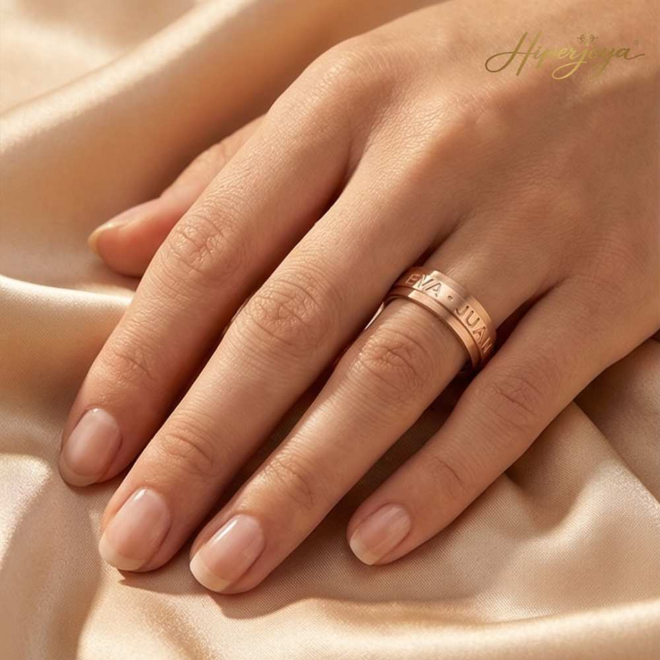 Alianza de oro rosa 18k con nombres 2