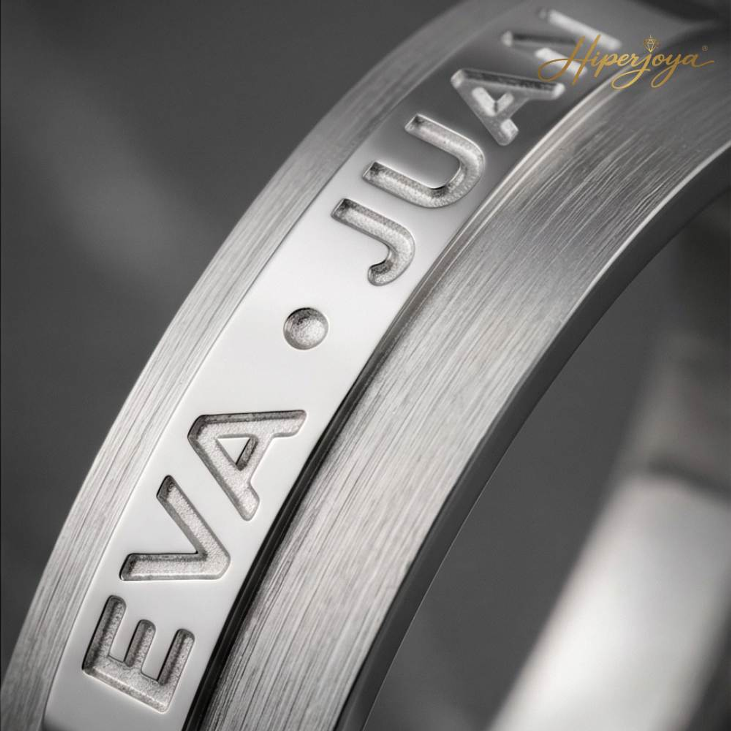 Alianza de oro rosa 18k con nombres 6